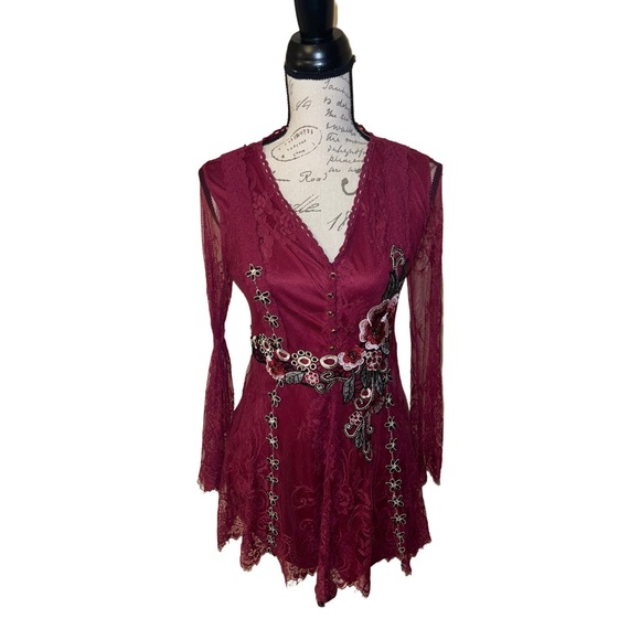 V Christina Top - Picture 2 of 5